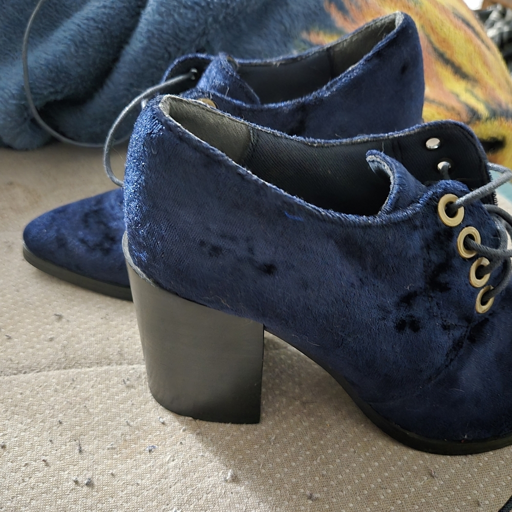 Very Volatile Blue Velvet Booties Size 8